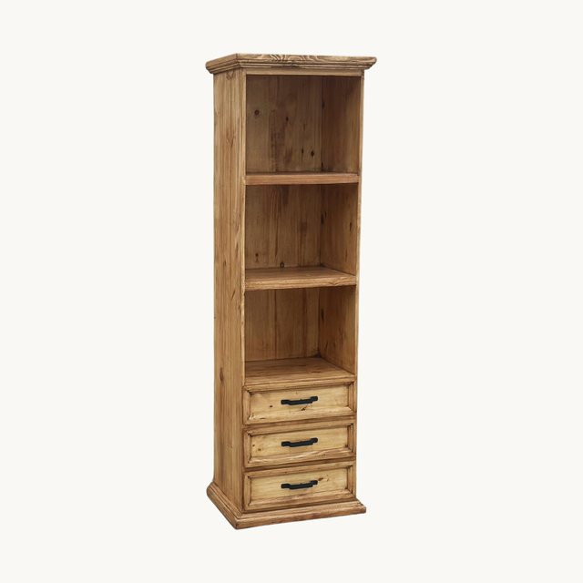 Traditional Towel Bookcase